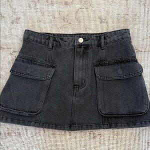 Et Clet
Black denim skirt
Size Small